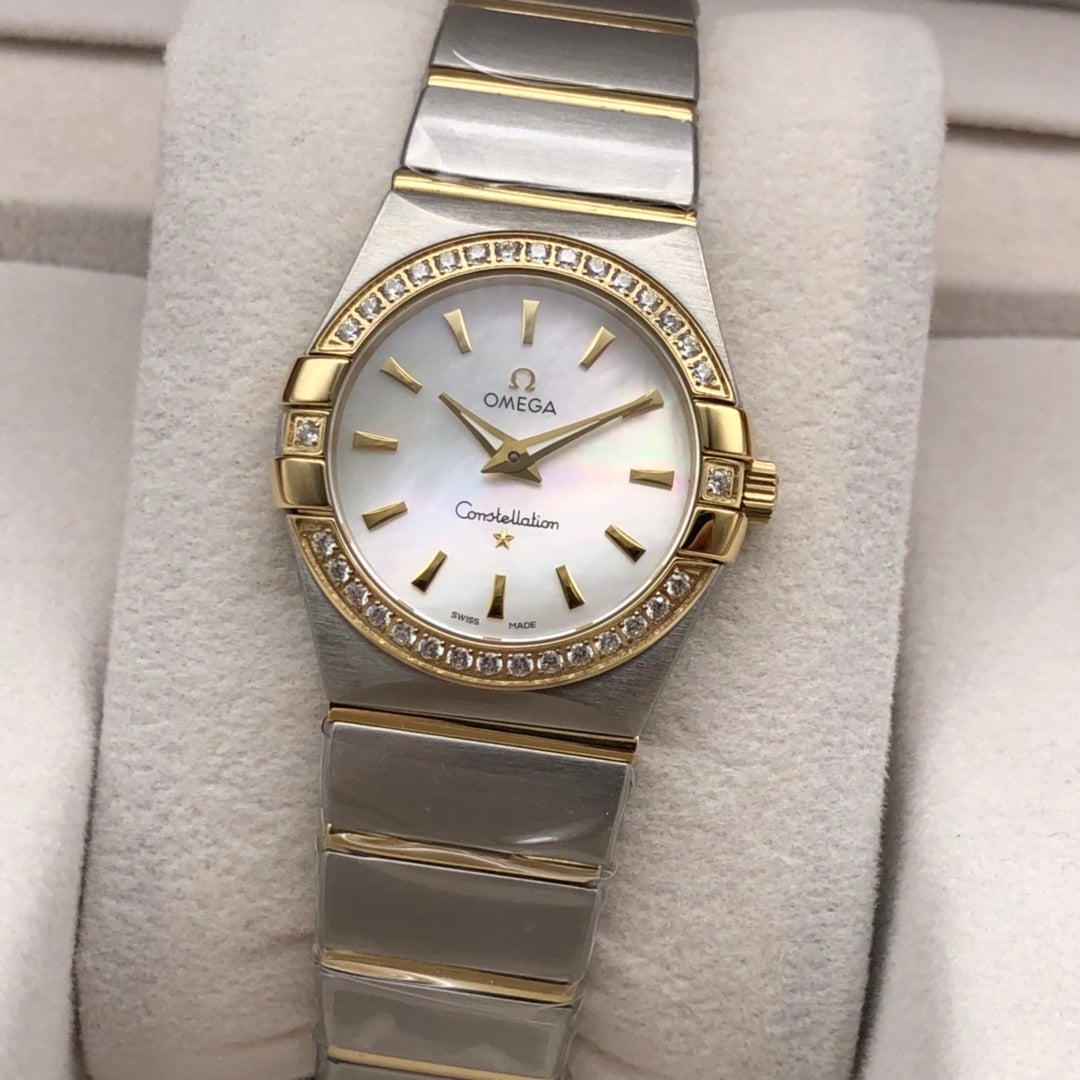 CONSTELLATION LADIES 27MM GOLD DIAMOND BEZEL