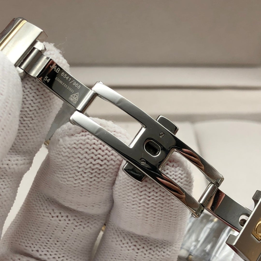 CONSTELLATION LADIES 27MM GOLD DIAMOND BEZEL