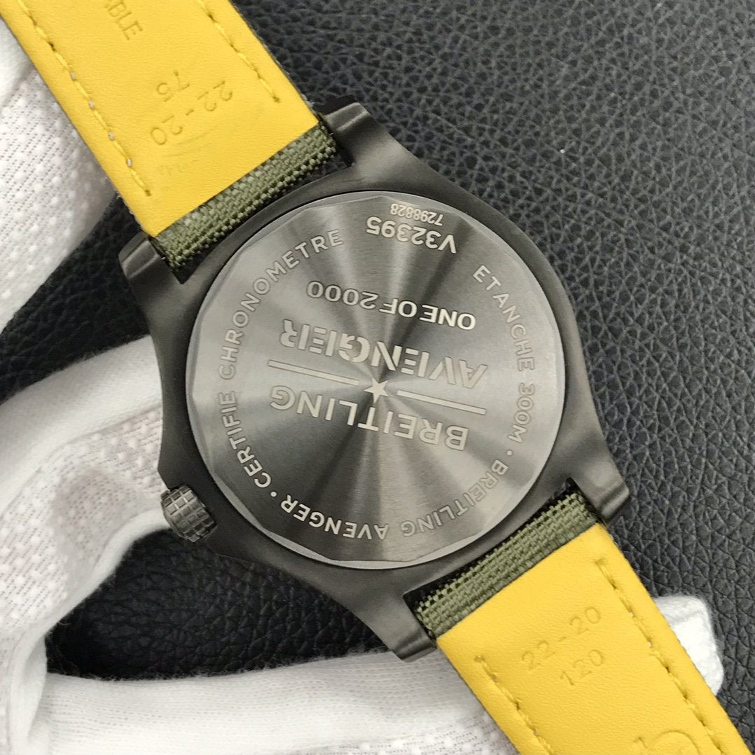 AVENGER AUTOMATIC GMT 45 NIGHT MISSON KHAKI DIAL