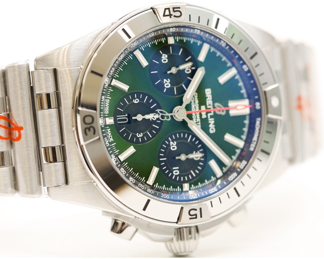 CHRONOMAT B01 STAINLESS STEEL GREEN DIAL