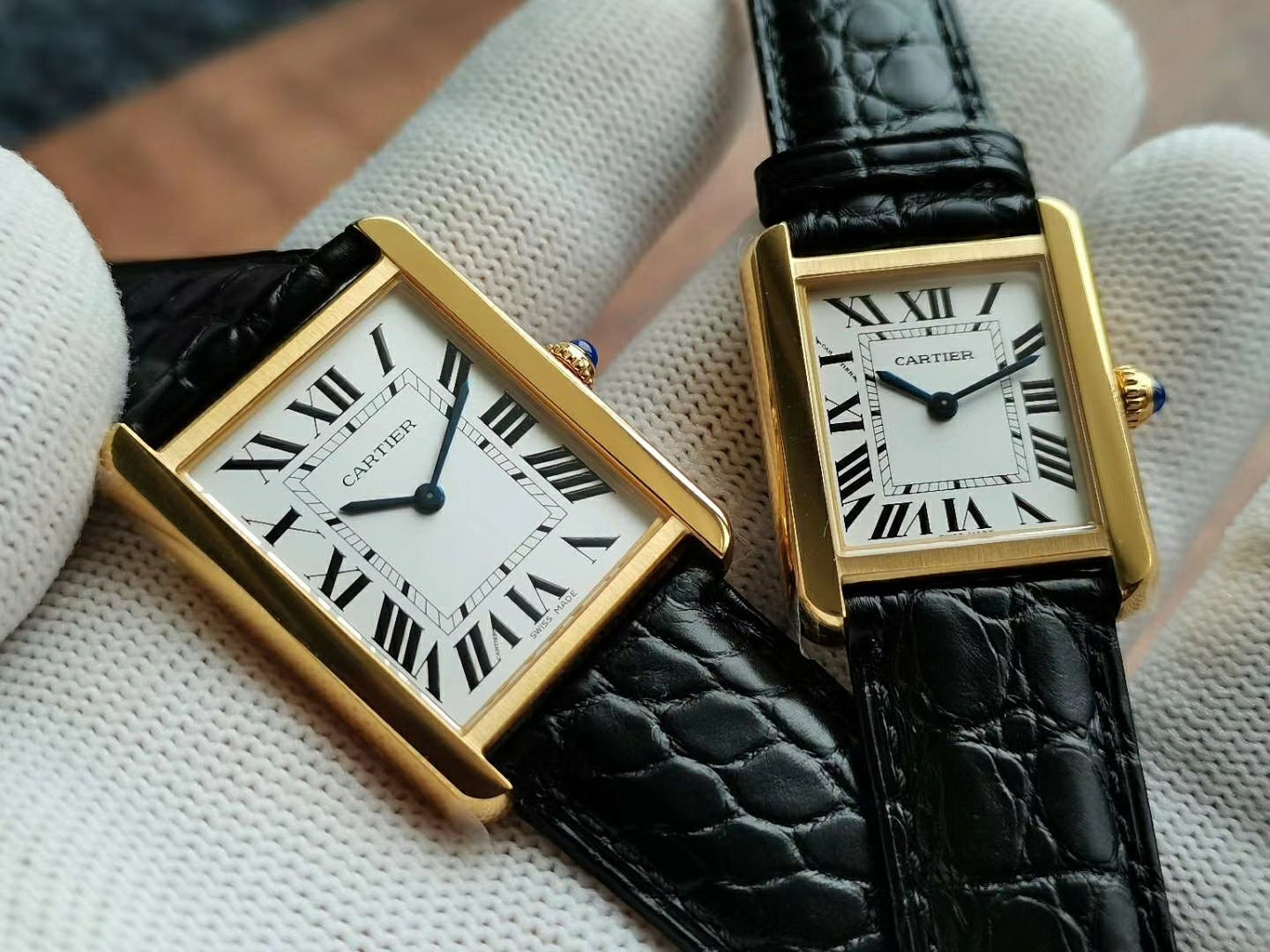 TANK LOUIS QUARTZ GOLD CASE