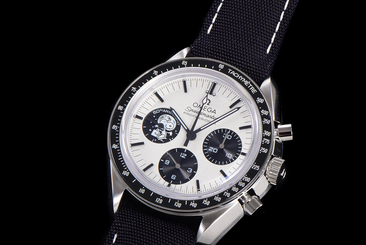 SPEEDMASTER MOONWATCH SNOOPY BLACK BEZEL TEXTILE