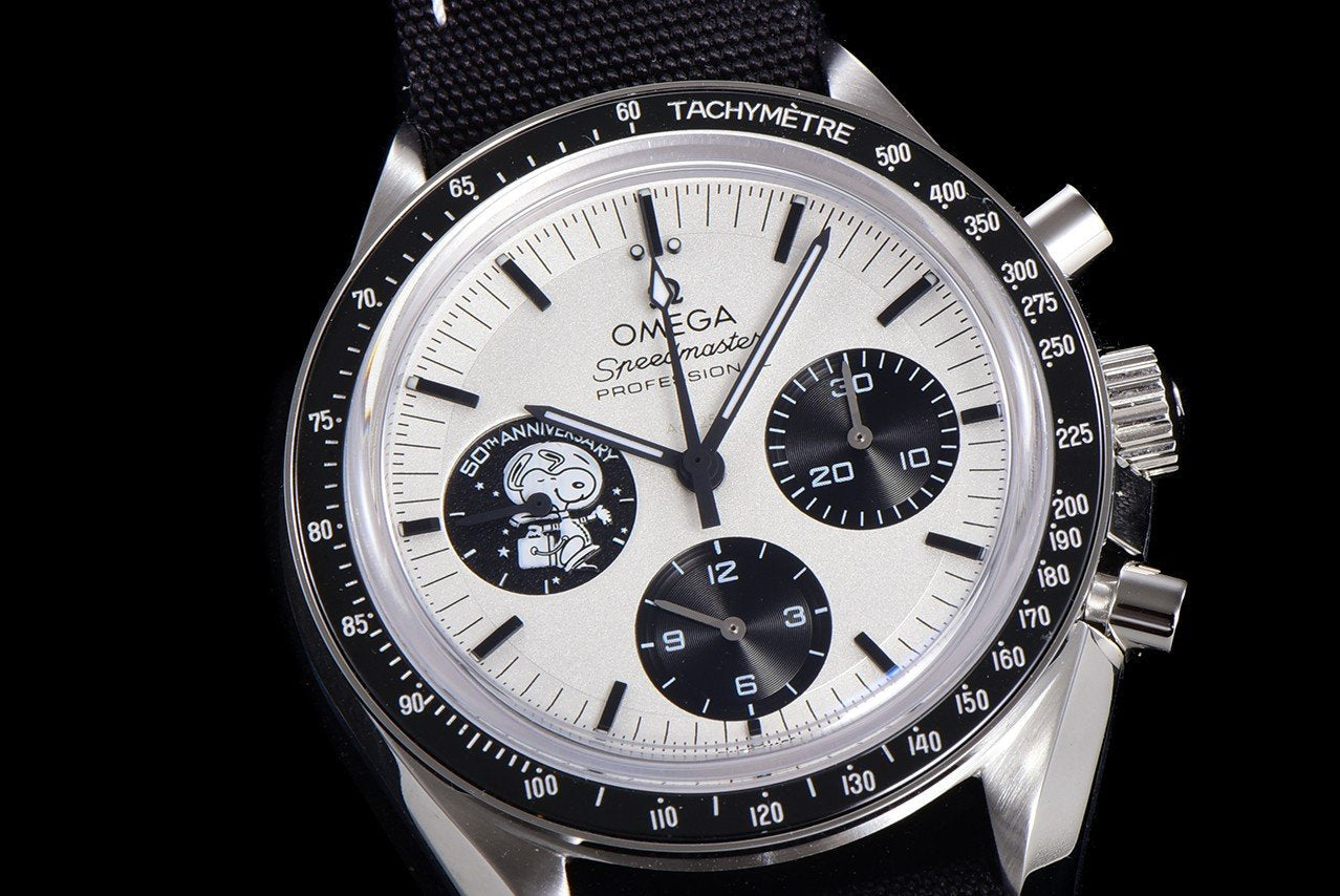 SPEEDMASTER MOONWATCH SNOOPY BLACK BEZEL TEXTILE