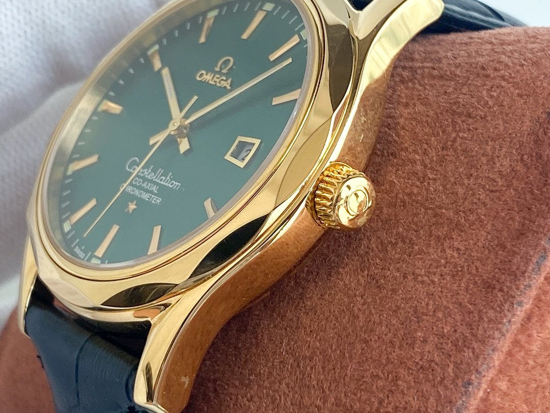 CONSTELLATION 40 GOLD CASE LEATHER STRAP