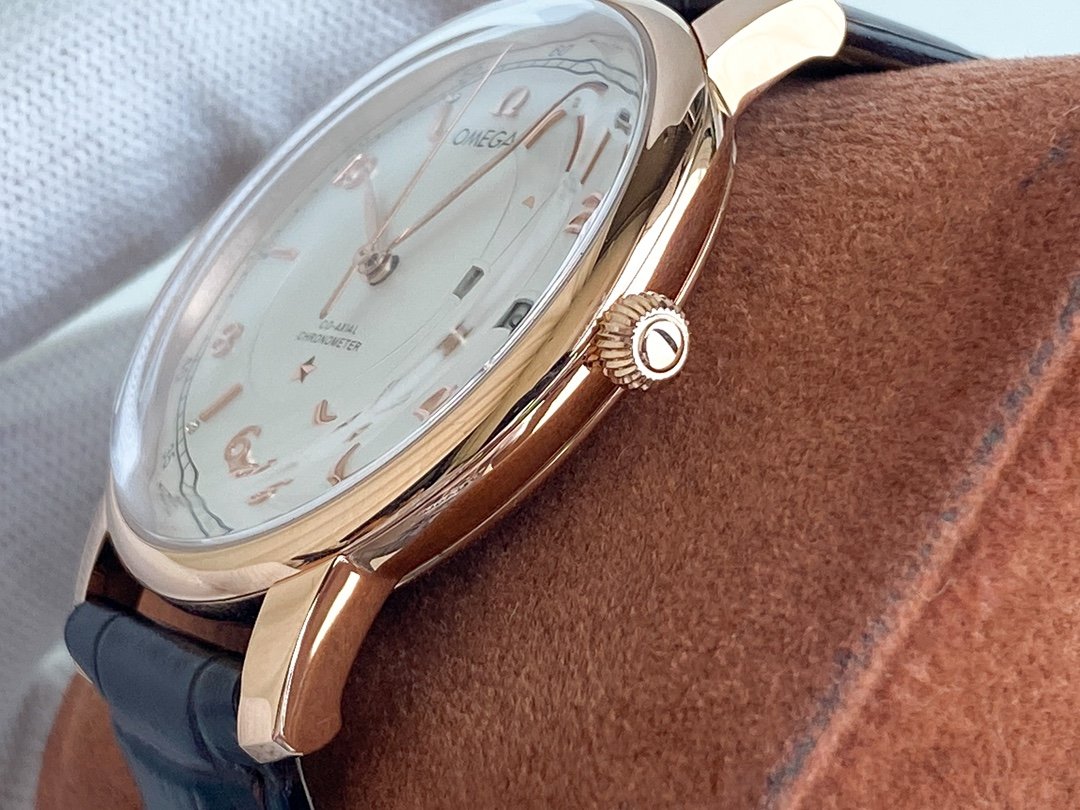 DE VILLE CO-AXIAL MASTER CHRONOMETER GOLD CASE