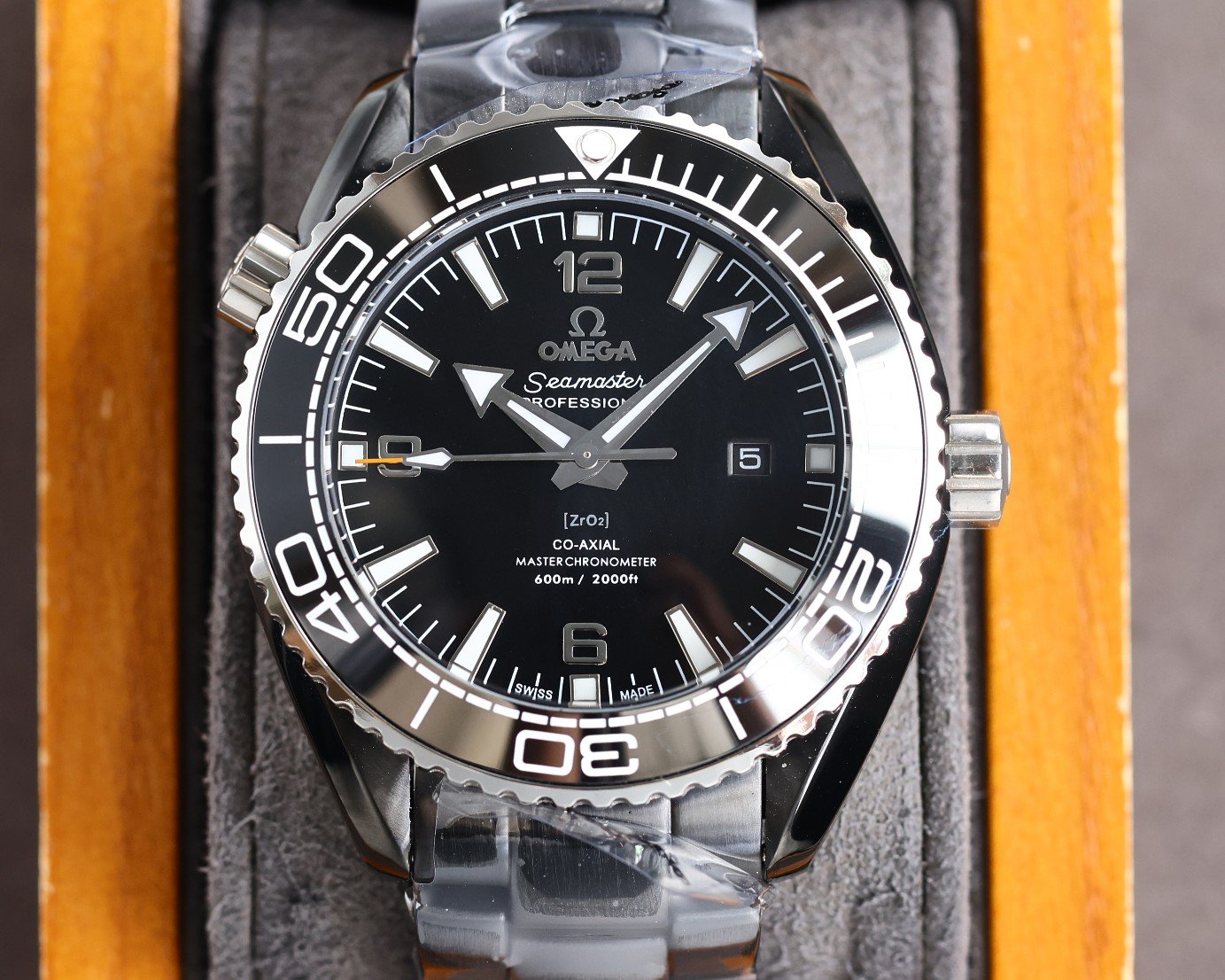 SEAMASTER PROFESSIONAL PLANET OCEAN 600M BLACK CERAMIC