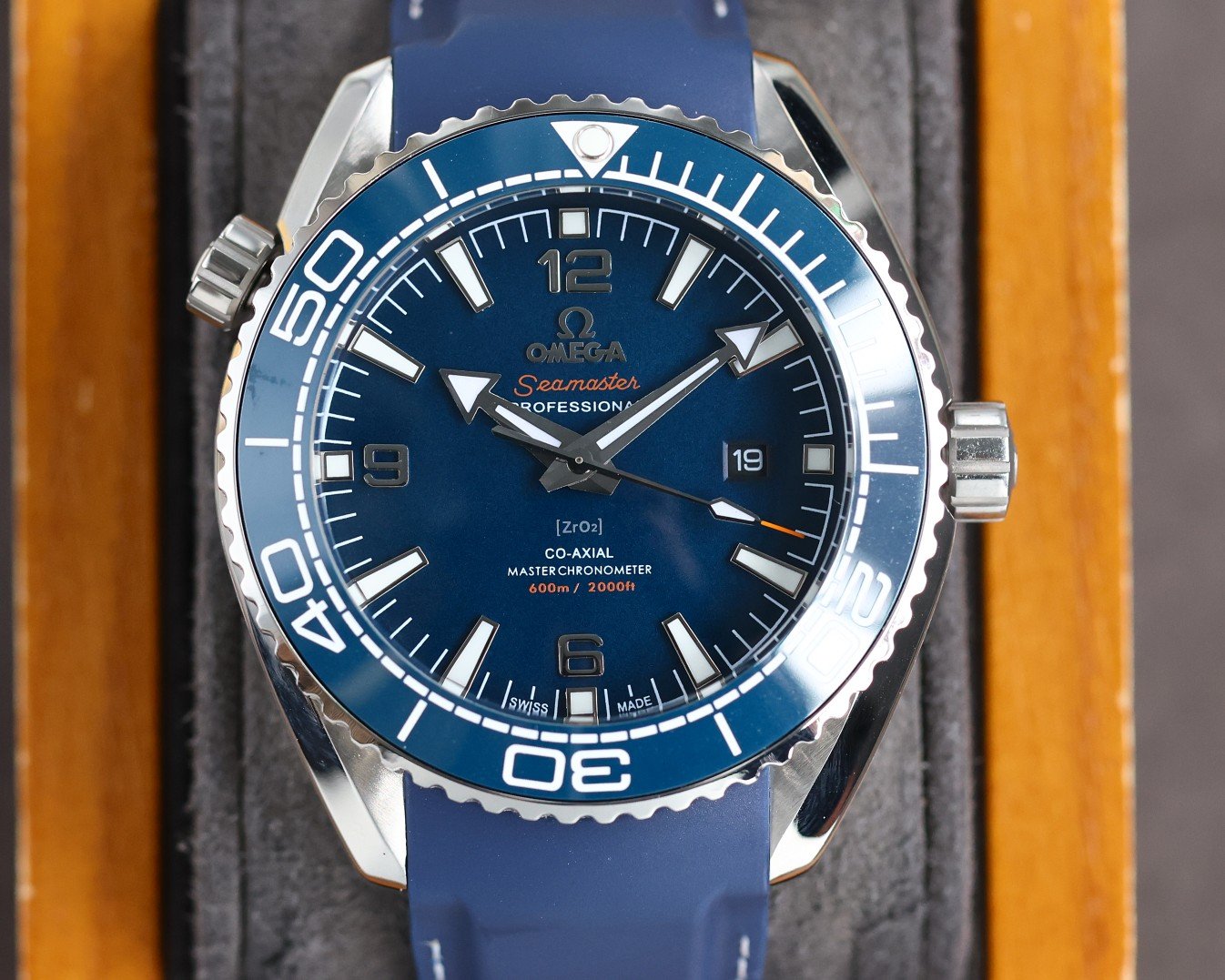 SEAMASTER PROFESSIONAL PLANET OCEAN 600M BLUE CERAMIC BLUE RUBBER
