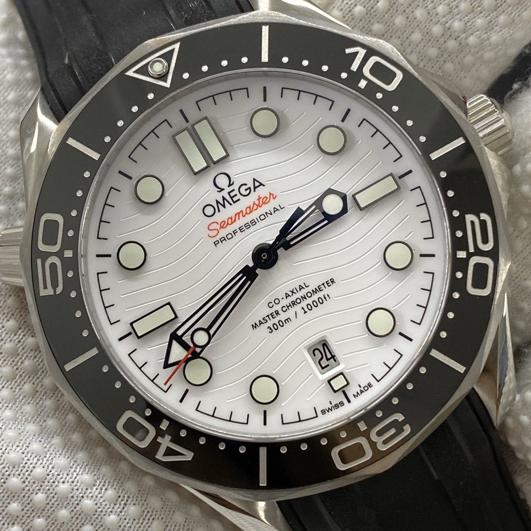 SEAMASTER PROFESSIONAL 300 BLACK CERAMIC WHITE DIAL