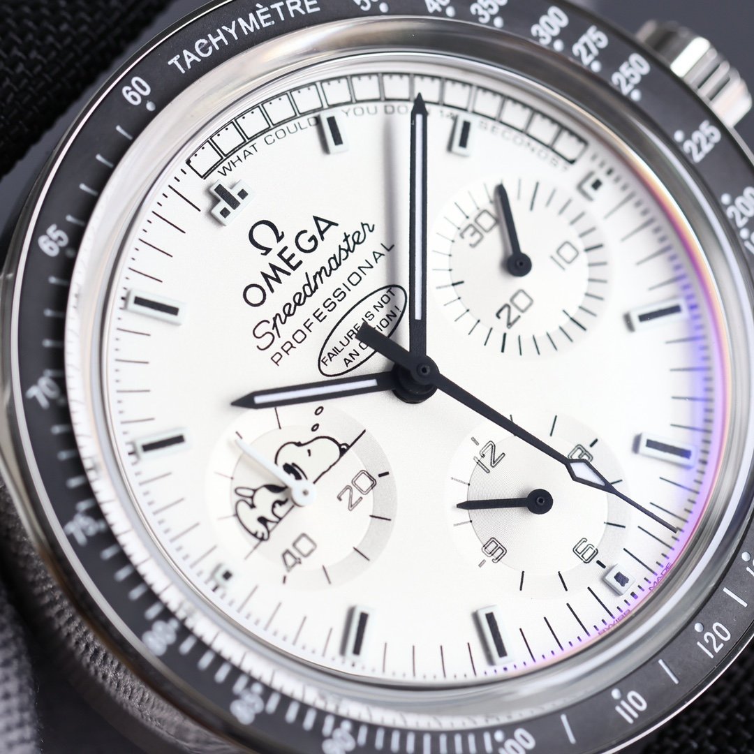 SPEEDMASTER 42MM SNOOPY WHITE DIAL
