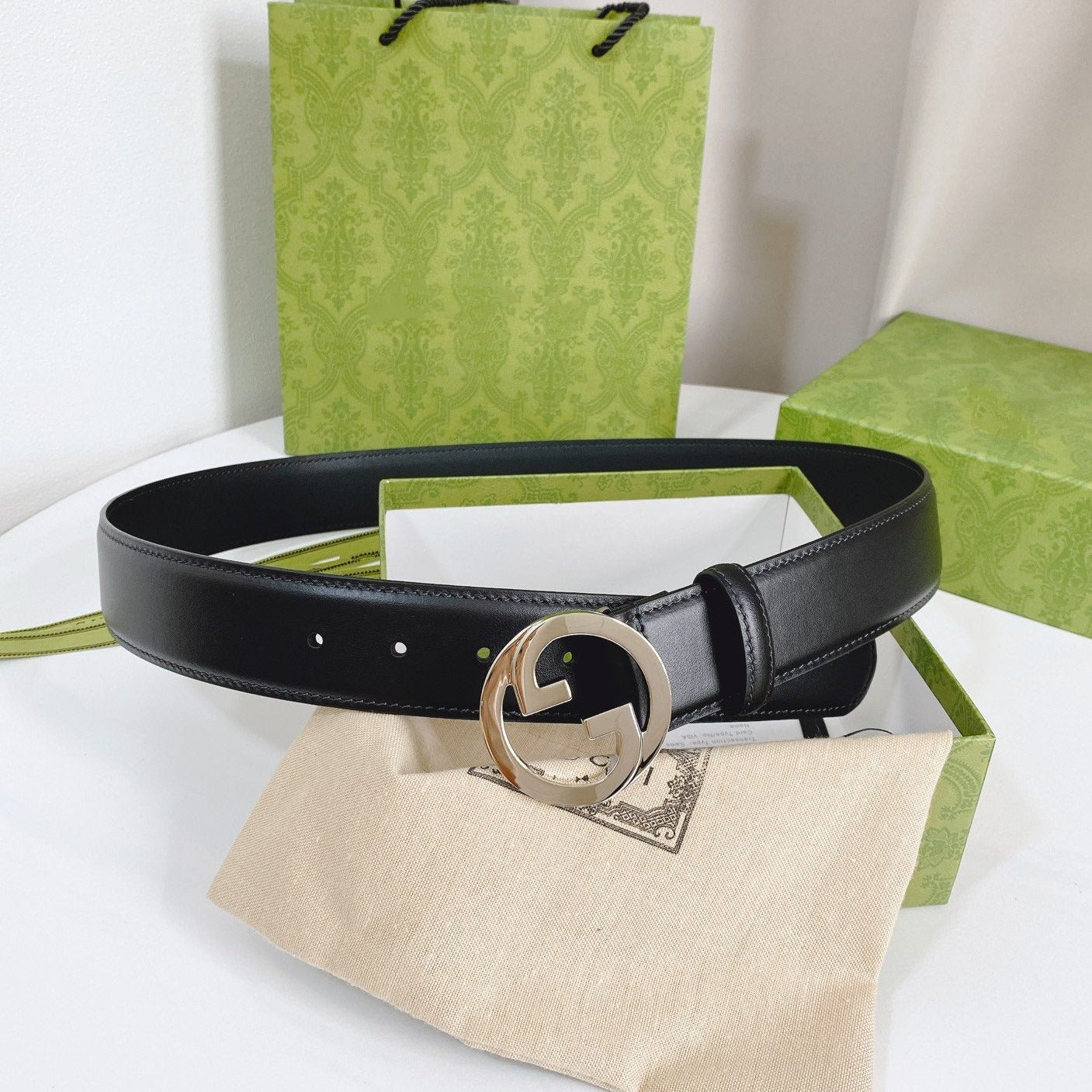 INTERLOCKING G SILVER BUCKLE 40MM BLACK LEAHTER