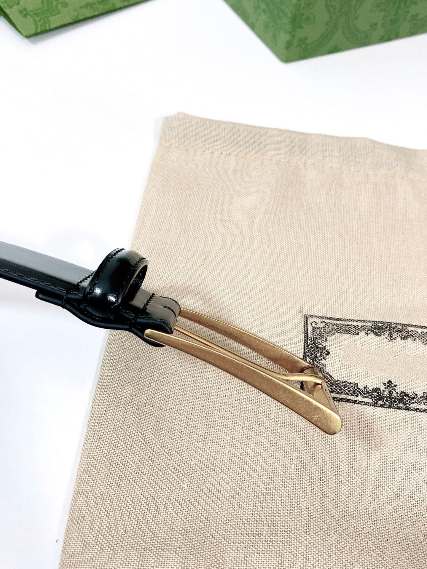 G BELT GOLD SQUARE INSTALL BUCKLE BLACK LEATHER 4.0CM