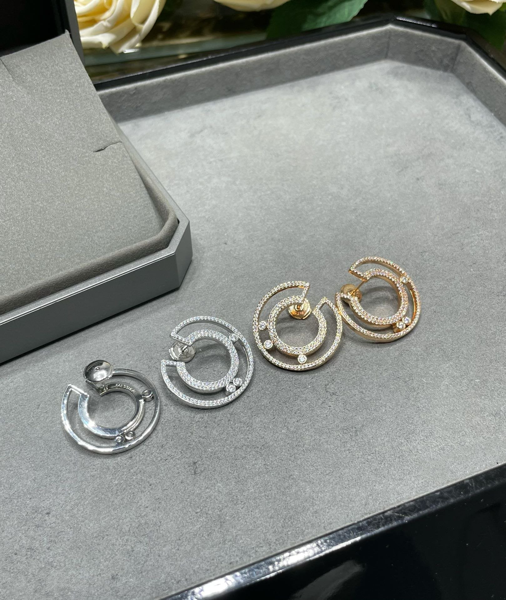 MOVE ROMANE HOOP EARRINGS