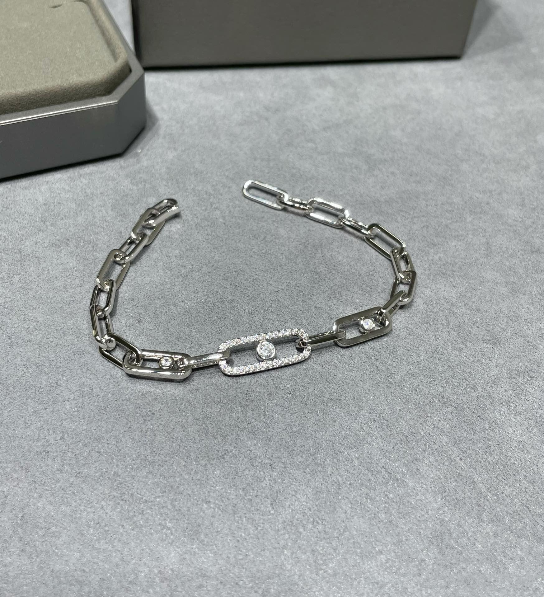 MOVE CHAIN LINK SILVER DIAMOND BRACELET