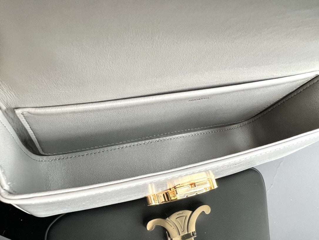 CLASSIC TRIOMPHE 20 GREY CALFSKIN