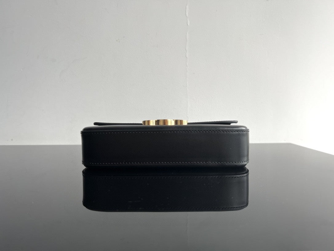 CLASSIC TRIOMPHE 20 BLACK CALFSKIN GOLD HARDWARE