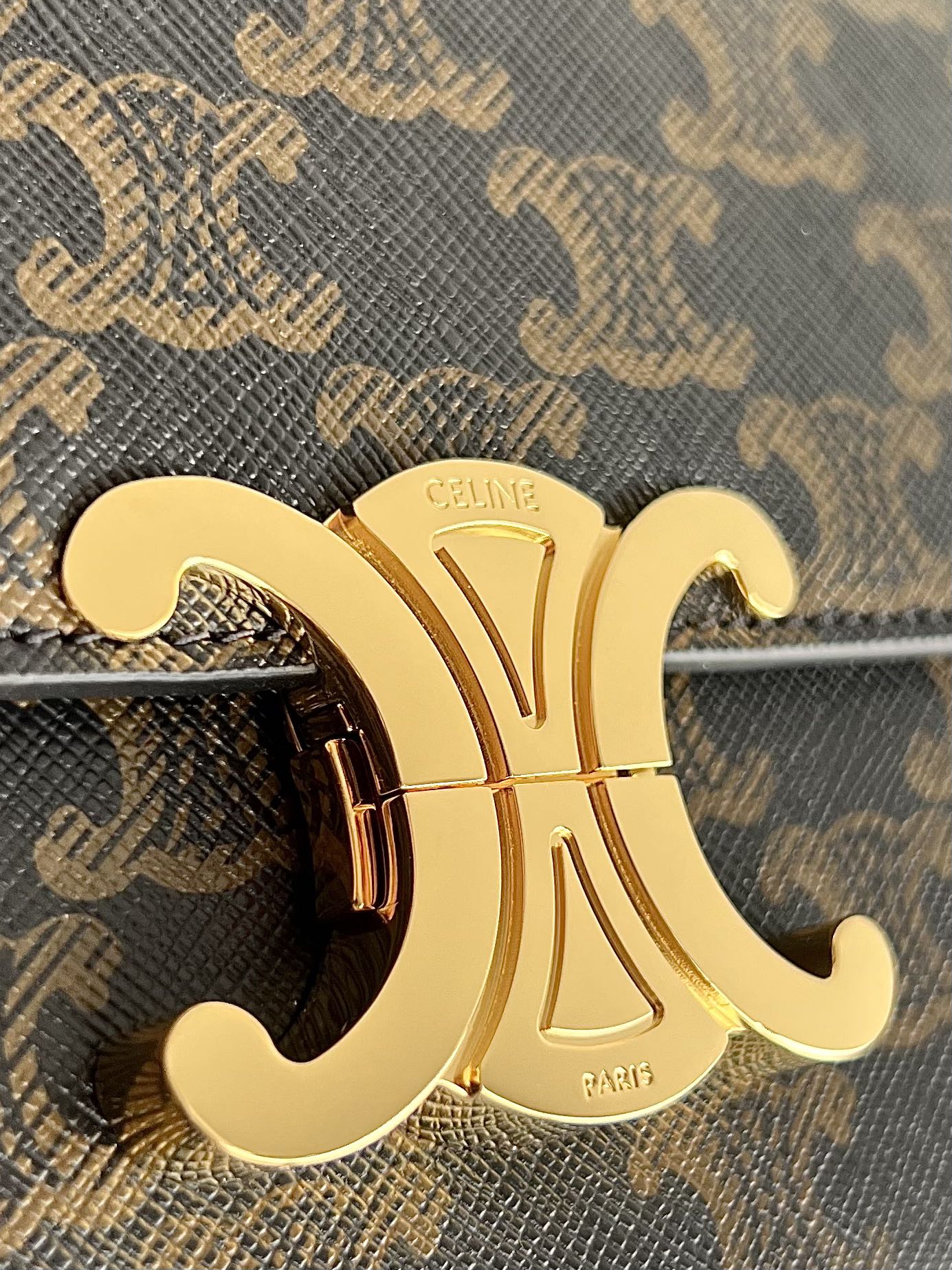 CLASSIC TRIOMPHE 20 BROWN MONOGRAM CALFSKIN