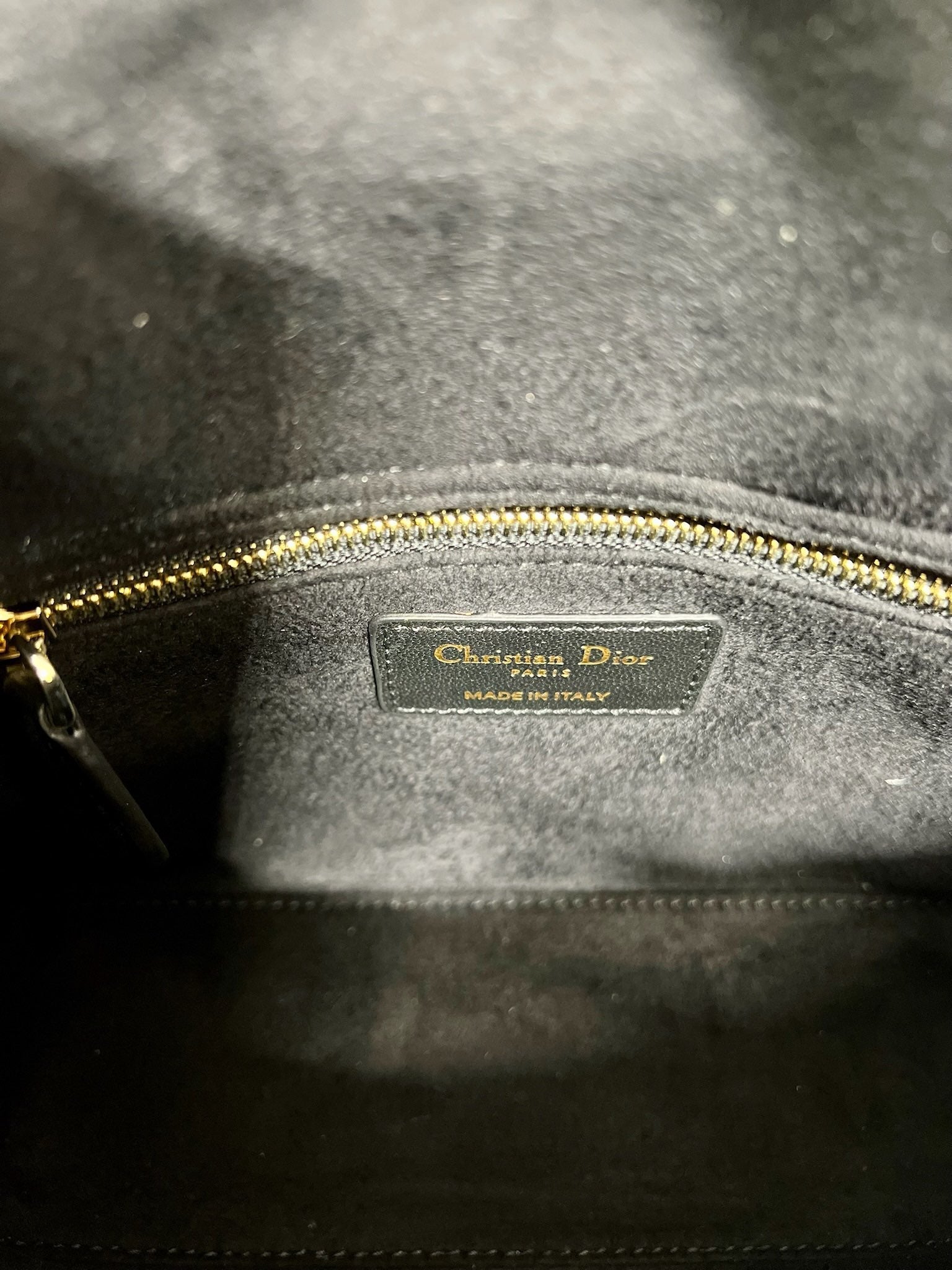 SMALL LADY 20 BUTTERFLY STUD BLACK LAMBSKIN