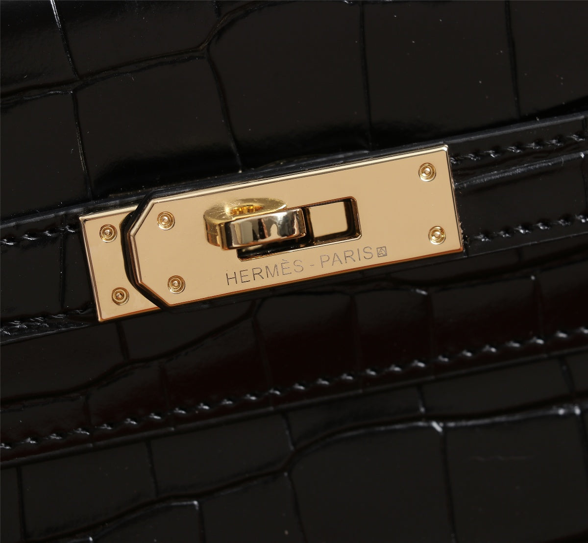 HM KELLY BAG 25 BLACK CROCODILE EMBOSSED CALFSKIN