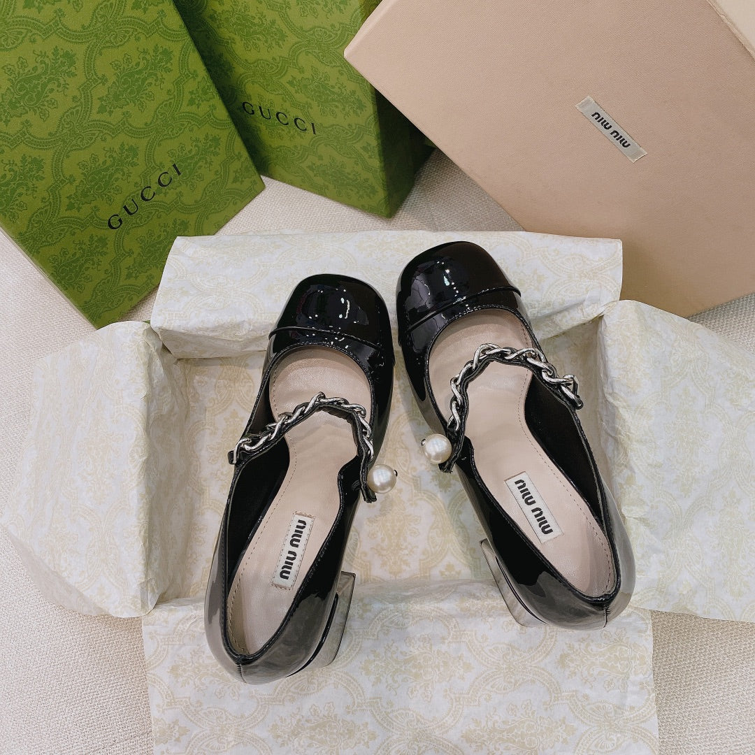 Miu Miu 2026 Pearl Chain Buckle Pumps Black Patent Leather 155484