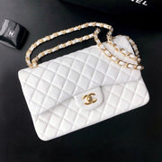 flap bag jumbo 30cm white lambskin gold hardware