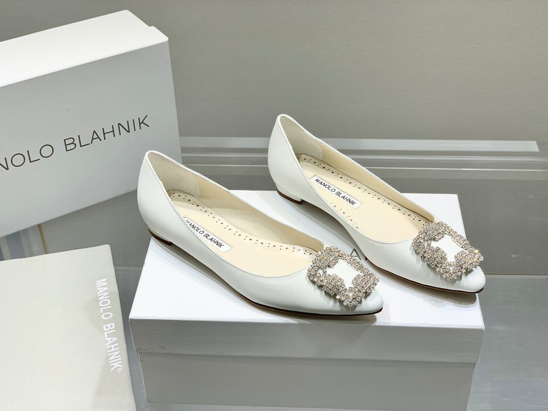 Manolo Snowflake Buckle Pumps White Cowhide 204507