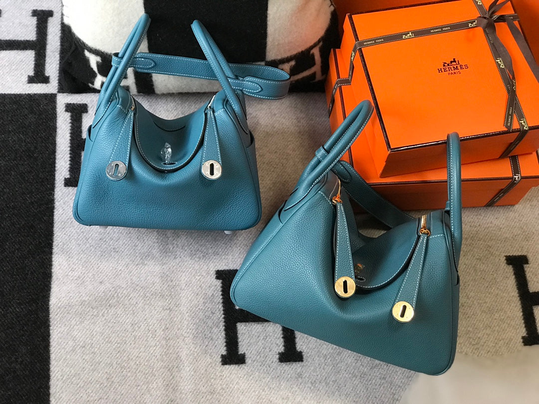 HM LINDY 26 BAG SAPPHIRE TAURILLON CLEMENCE LEATHER