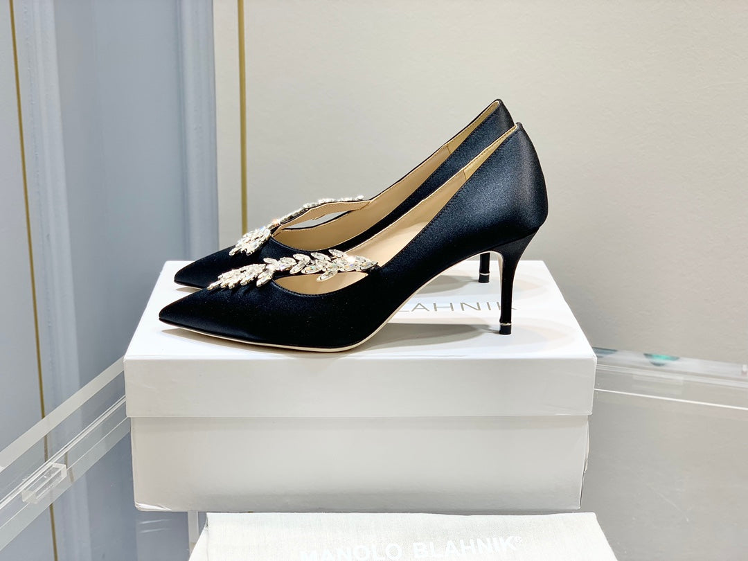 Manolo Wheat Ear Rhinestone High Heels Pumps Black Silk Fabric 327446