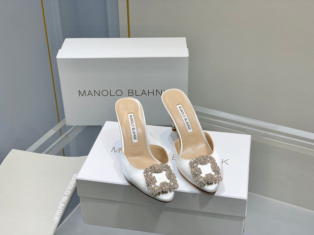 Manolo Buckle Mules 7cm White Silk 208019