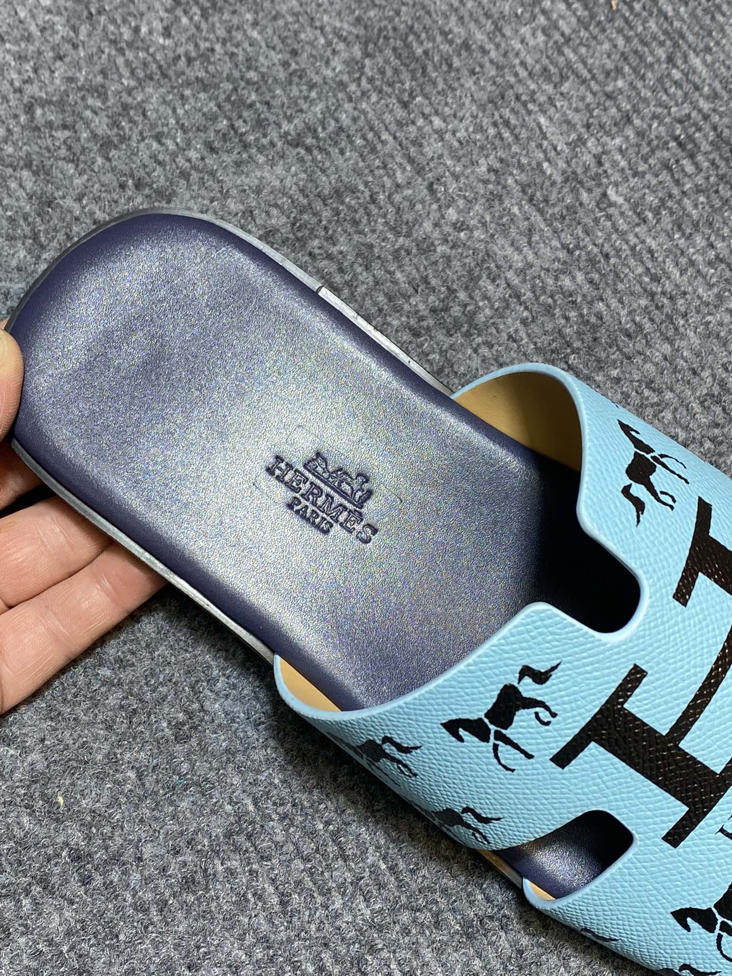 HM IZMIR SANDAL INDIGO AND SKY CALFSKIN WITH ICON