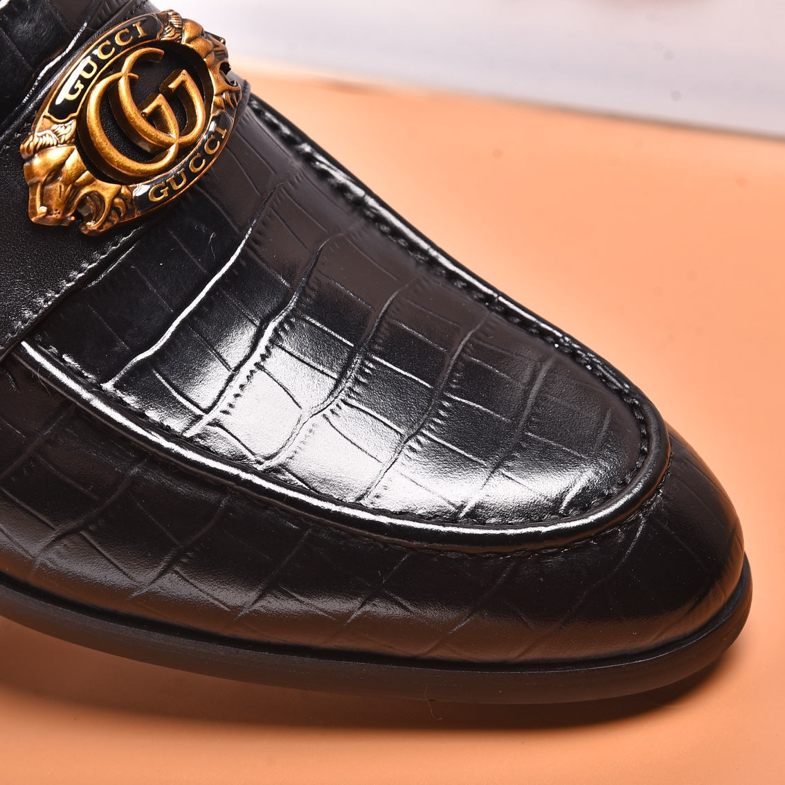 GG Men's Interlocking GG Loafer Black Cowhide 498783