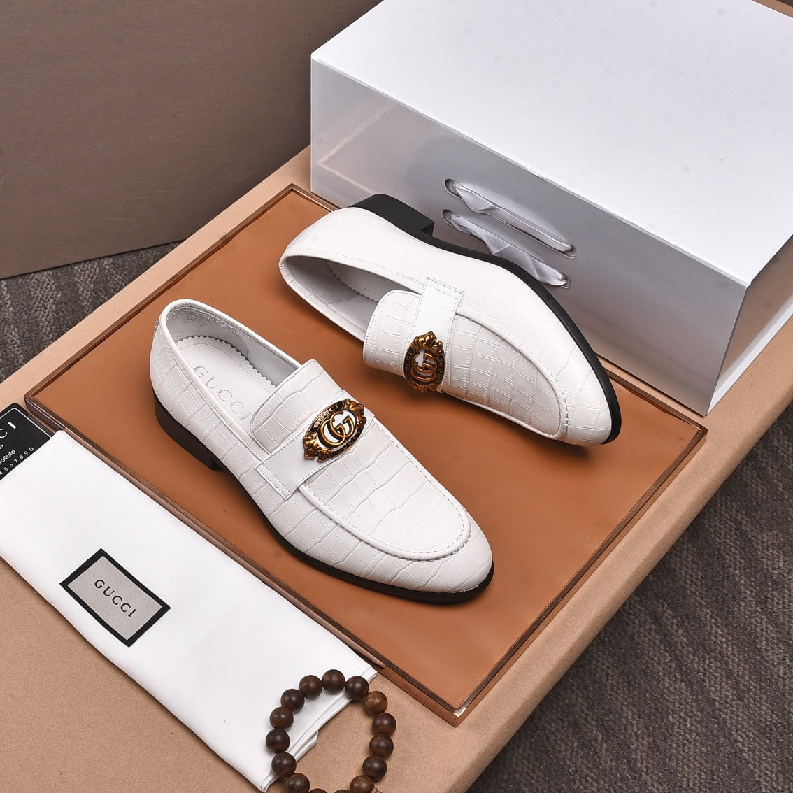 GG Men's Interlocking GG Loafer White Cowhide 498782