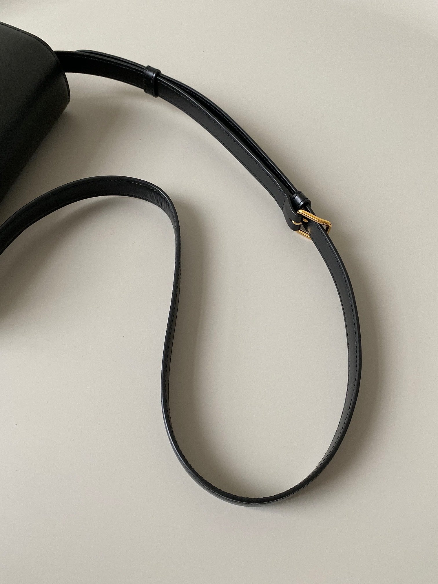 CLASSIQUE TRIOMPHE 22 ALL BLACK CALFSKIN