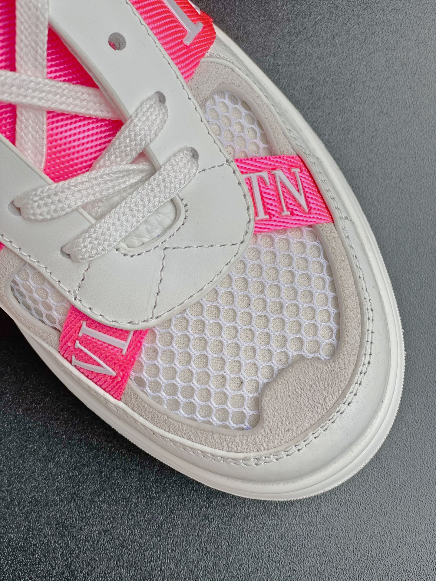 VT VL7N Sneaker White Pink Calfskin 349042