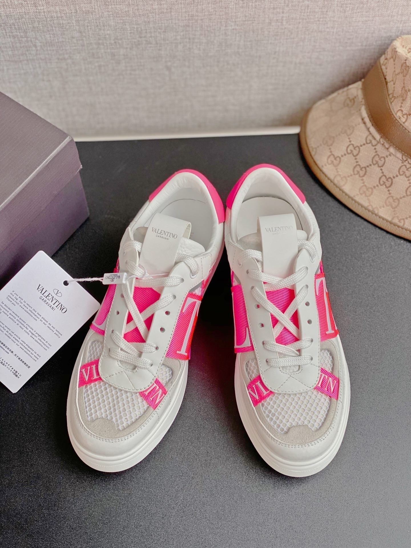 VT VL7N Sneaker White Pink Calfskin 349042