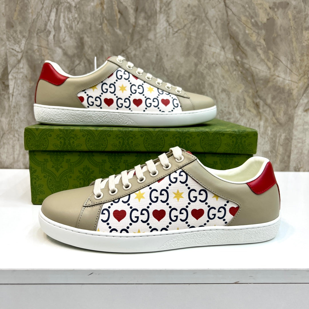 GG Men's Supreme Sneaker Light Cream Canvas Cowhide 525929