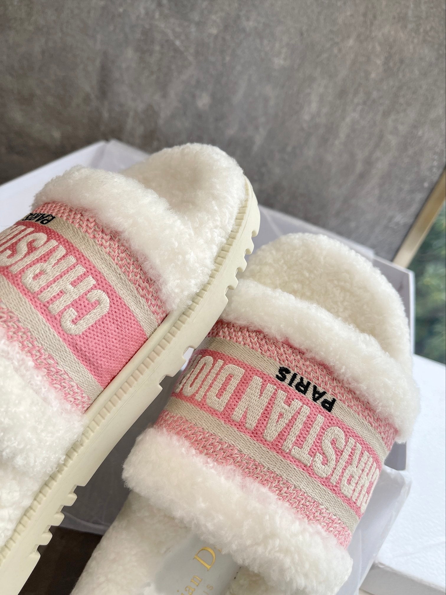 CD 25  Flat Slippers White Pink  Wool 395568