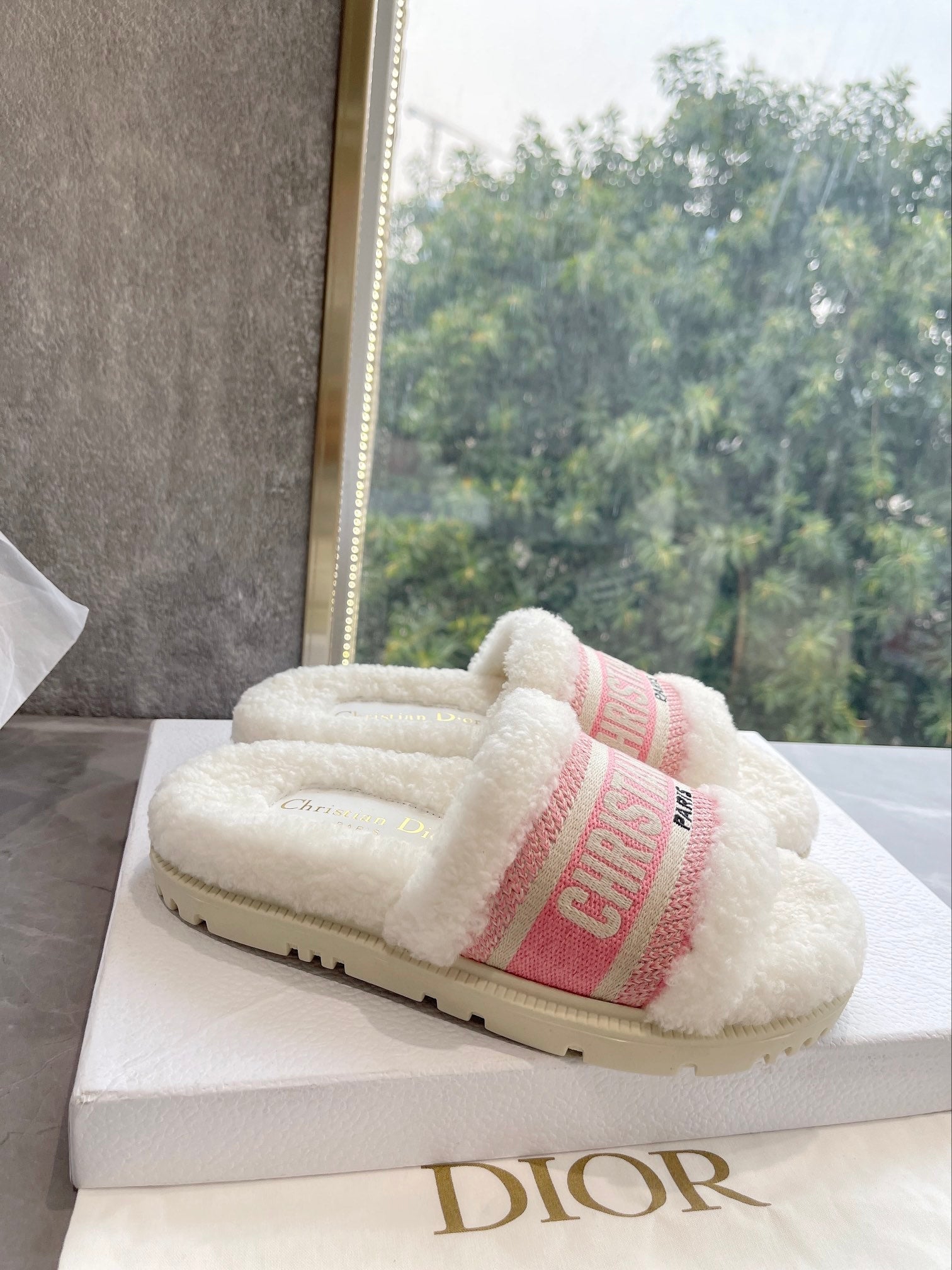 CD 25  Flat Slippers White Pink  Wool 395568