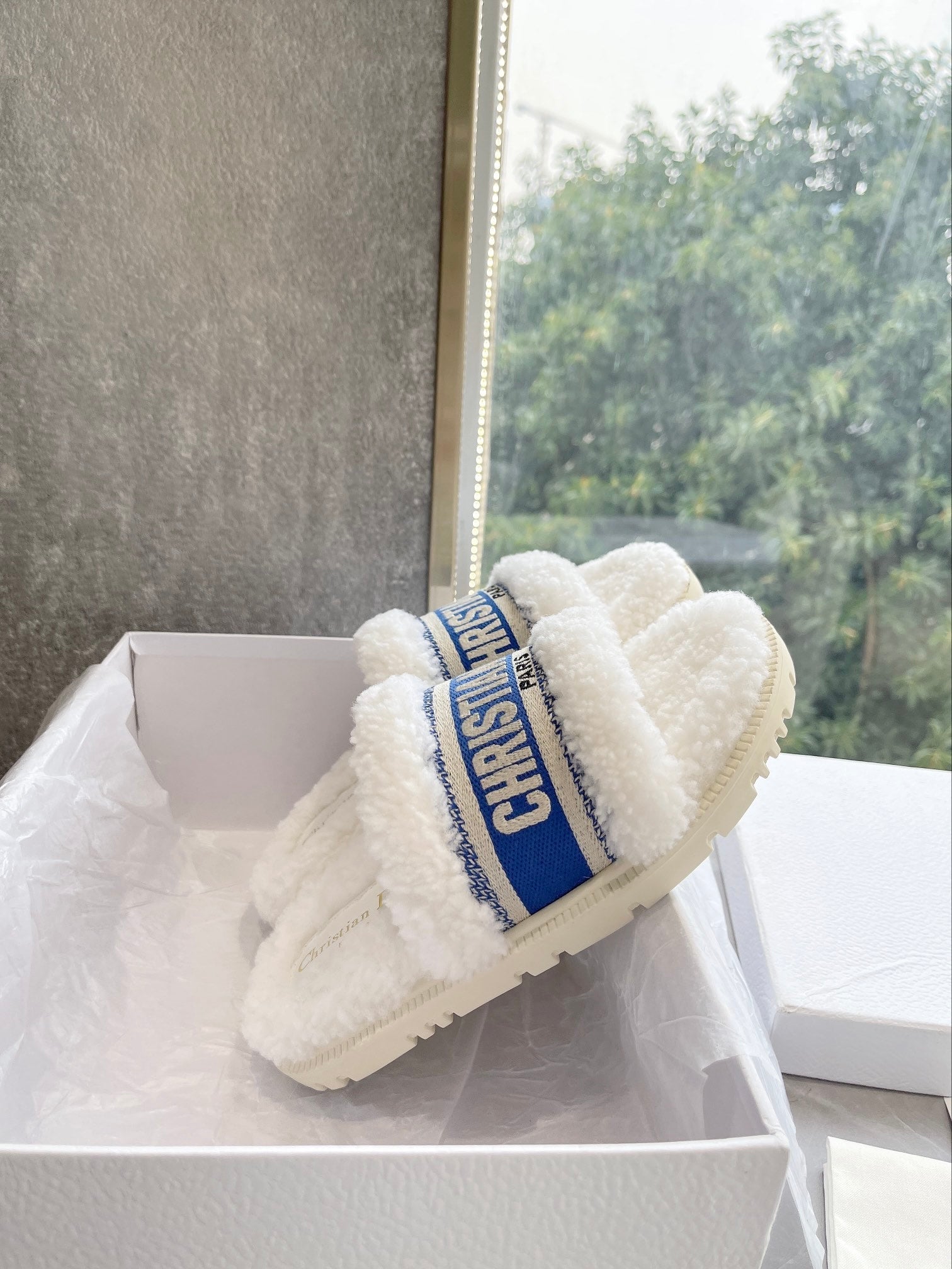 CD 25  Flat Slippers White Blue Wool 395569