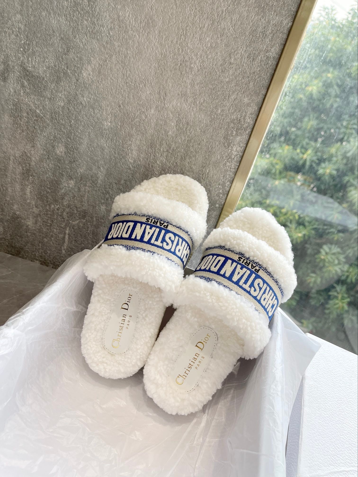 CD 25  Flat Slippers White Blue Wool 395569