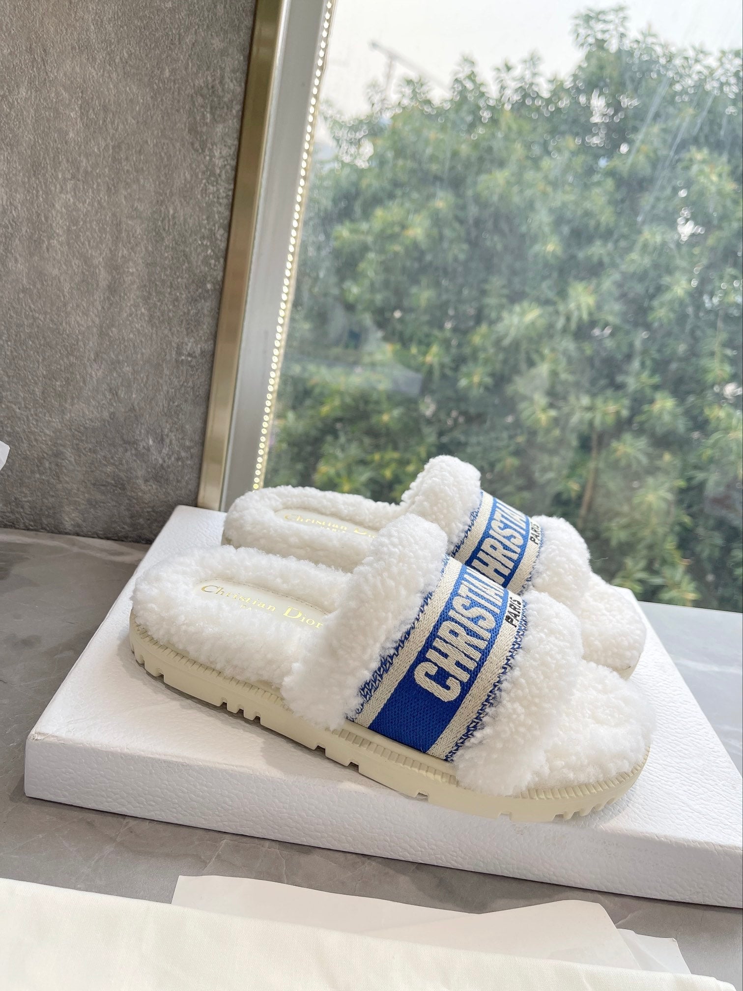 CD 25  Flat Slippers White Blue Wool 395569