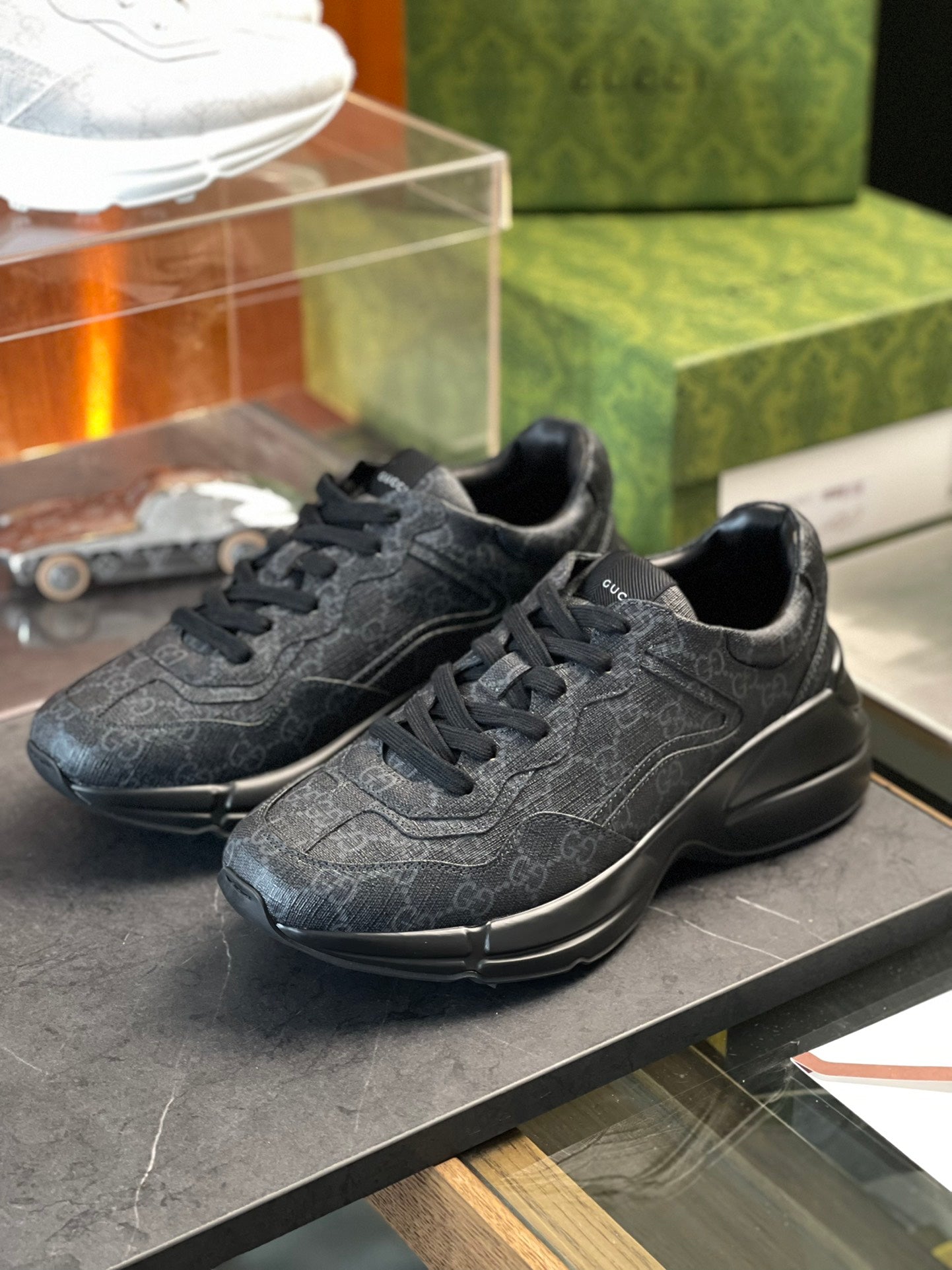 GG Men's Rhyton Sneaker Canvas 524513