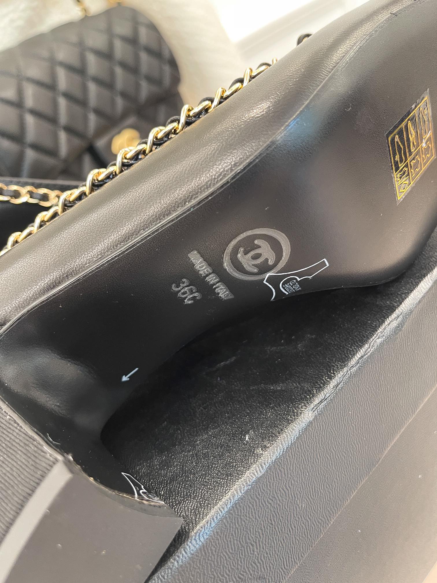 CC Pump 65 Black Calfskin Grosgrain Leather Strap