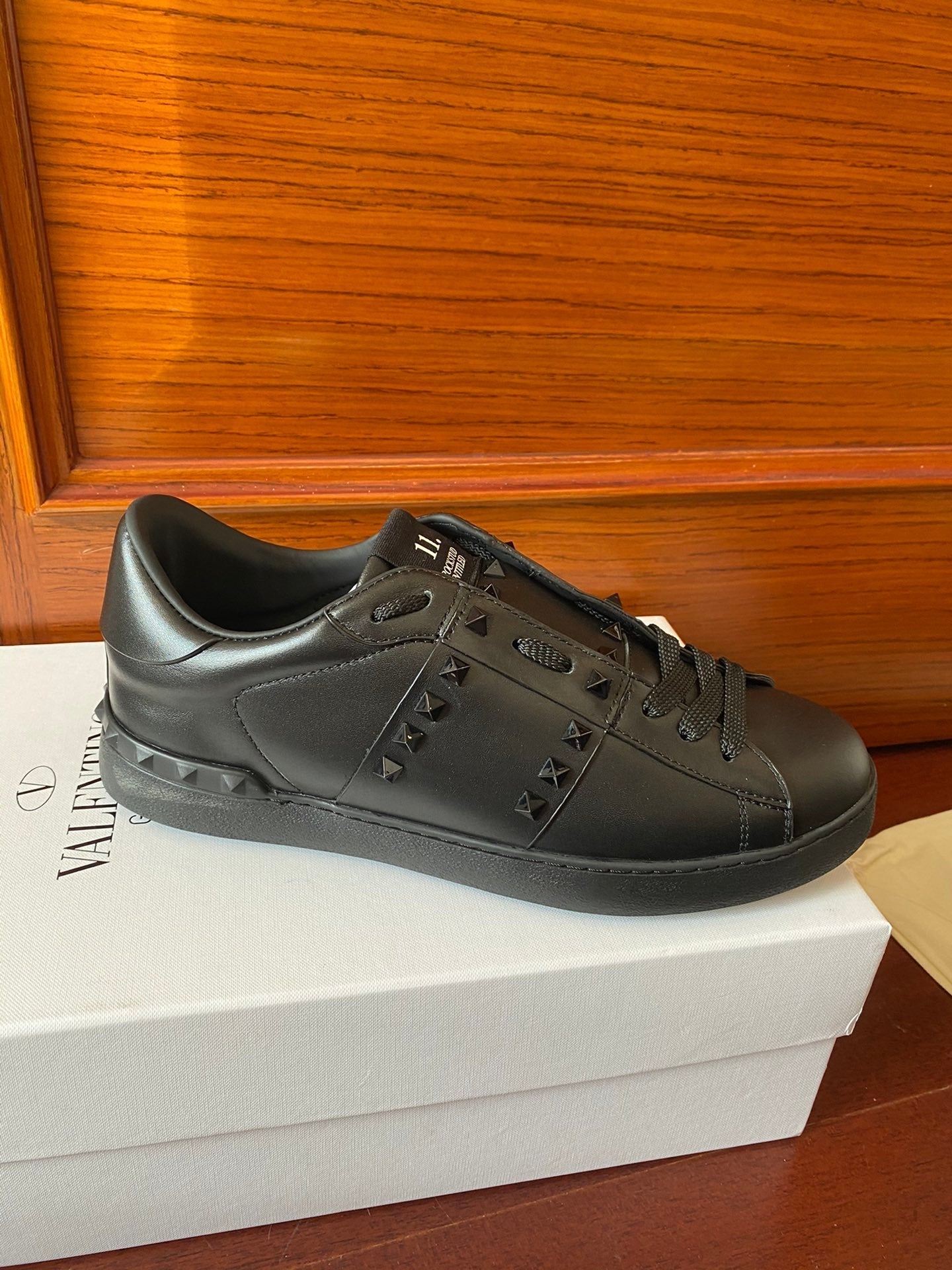 VT Rockstud Sneaker Black Purple Cowhide