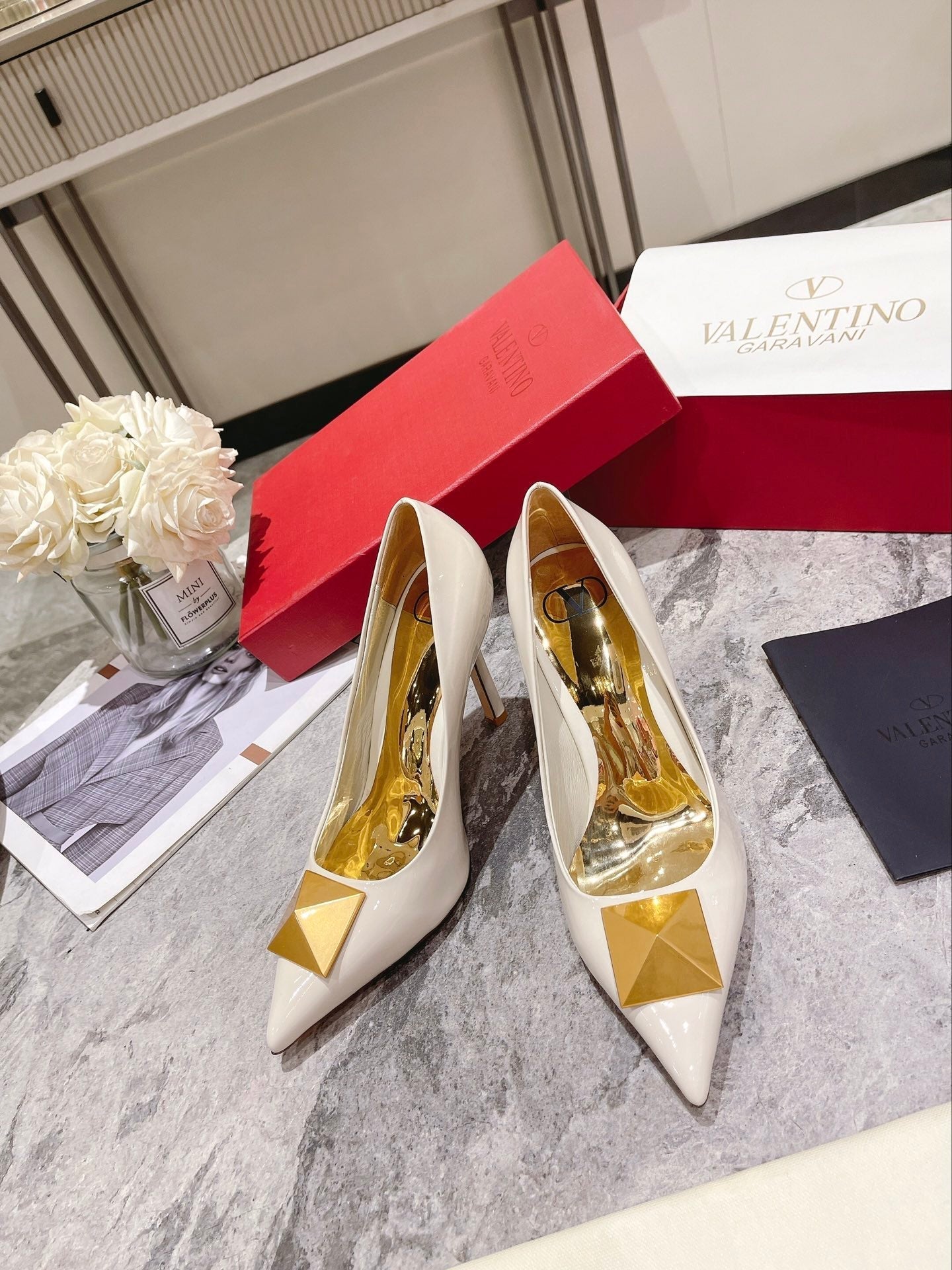 VT 25 Toe Pumps White Patent Leather