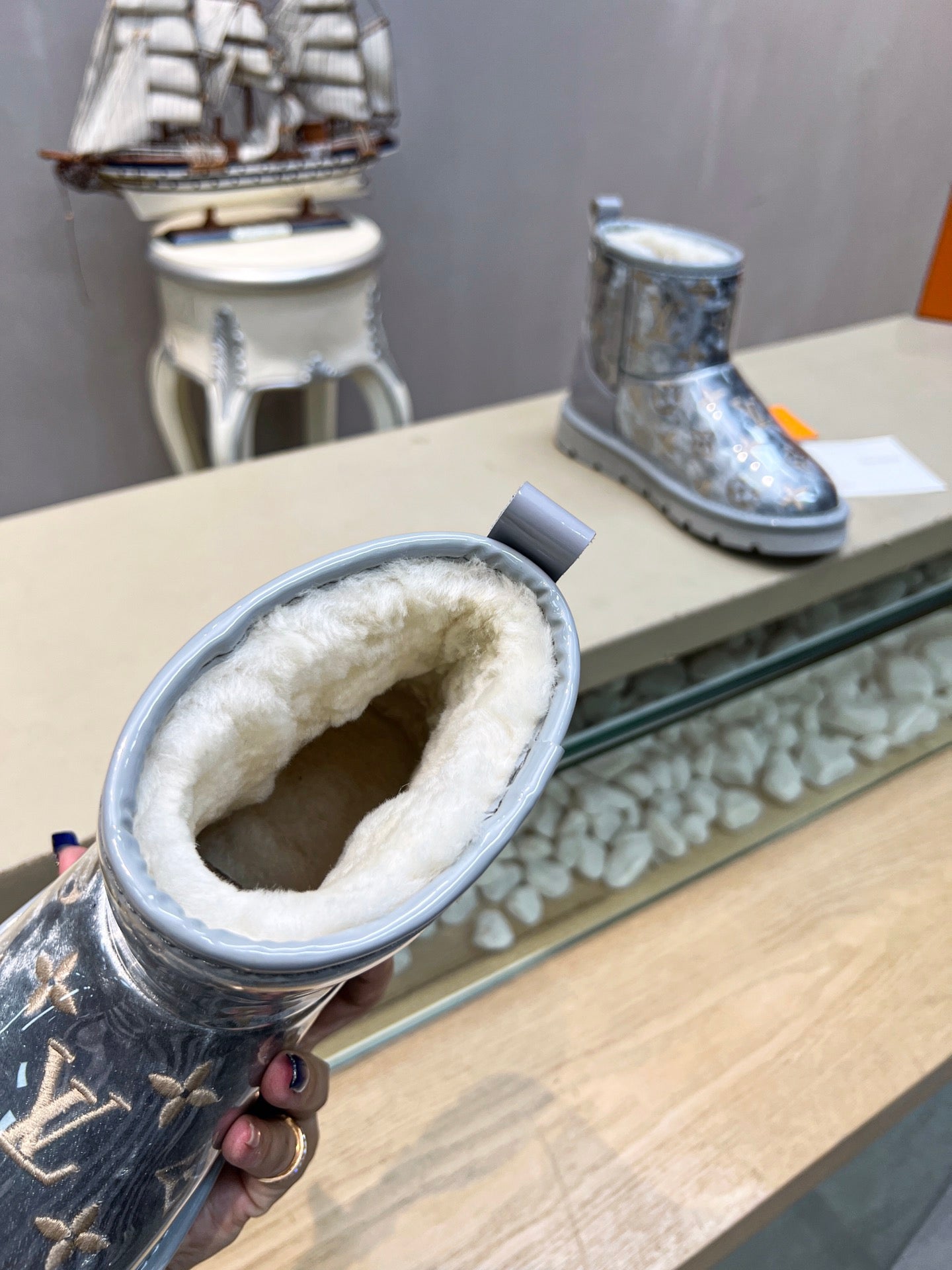 LV 25 Snow Boots Gray Scratch-Resistant PVC Wool 576227