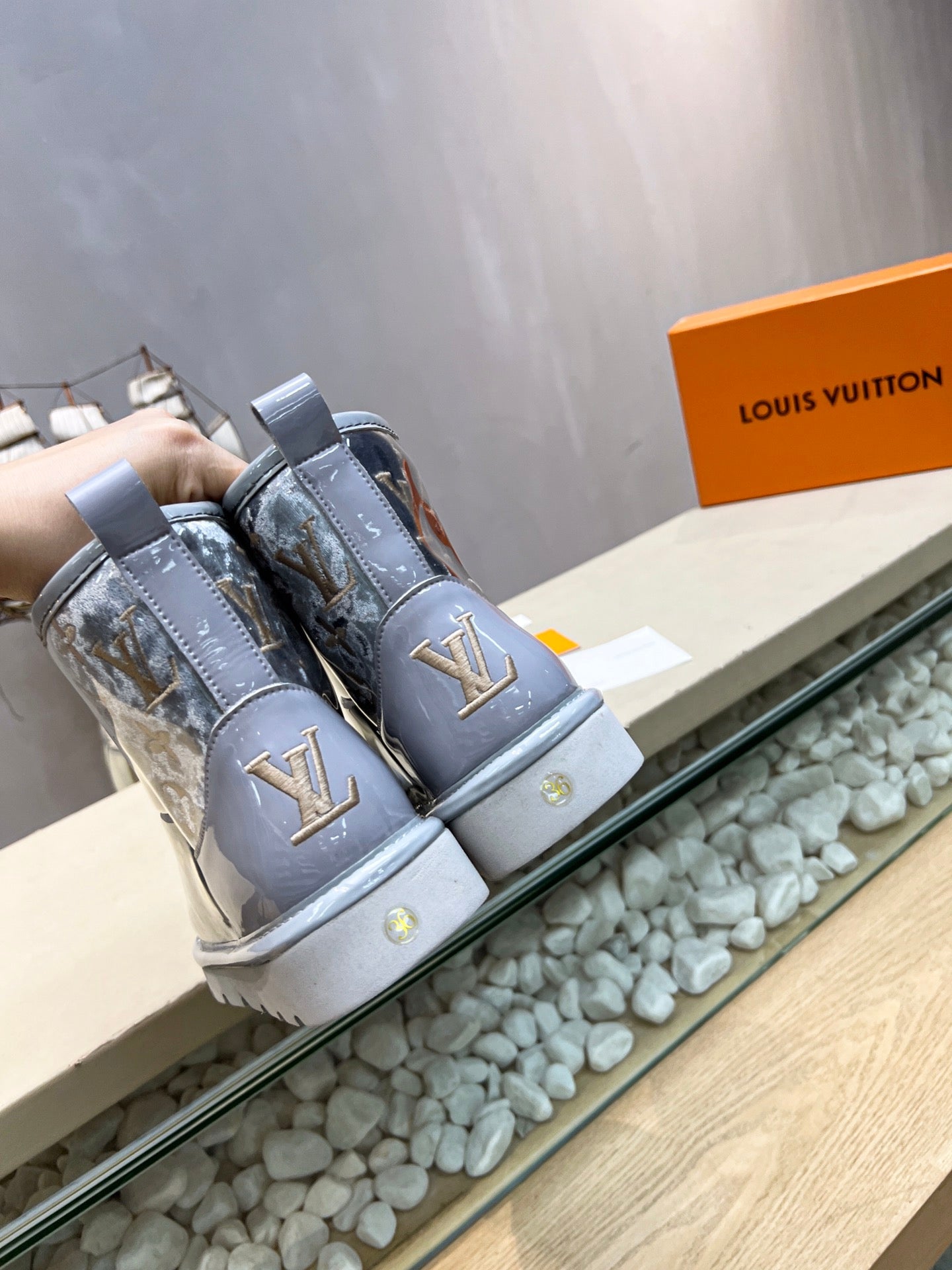 LV 25 Snow Boots Gray Scratch-Resistant PVC Wool 576227