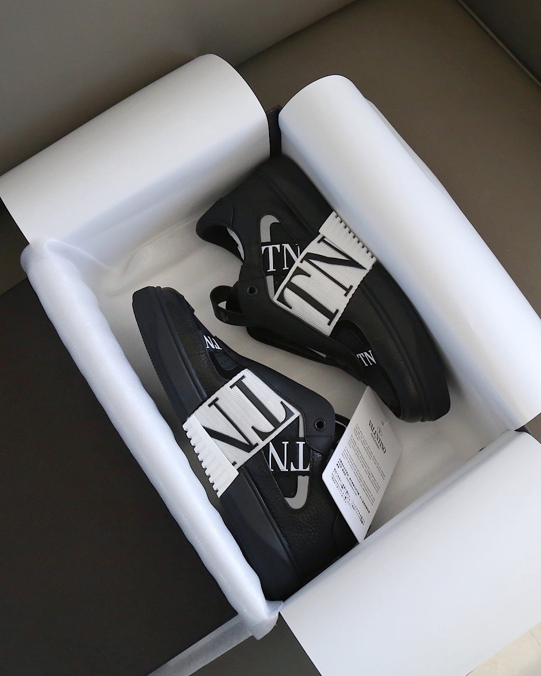 VT 25 Slip-On VL7N Sneaker Black White Cowhide 348993