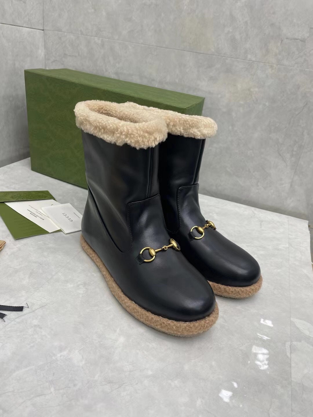 Gucci 2025 Boot Black Beige Sheepskin Wool 564789