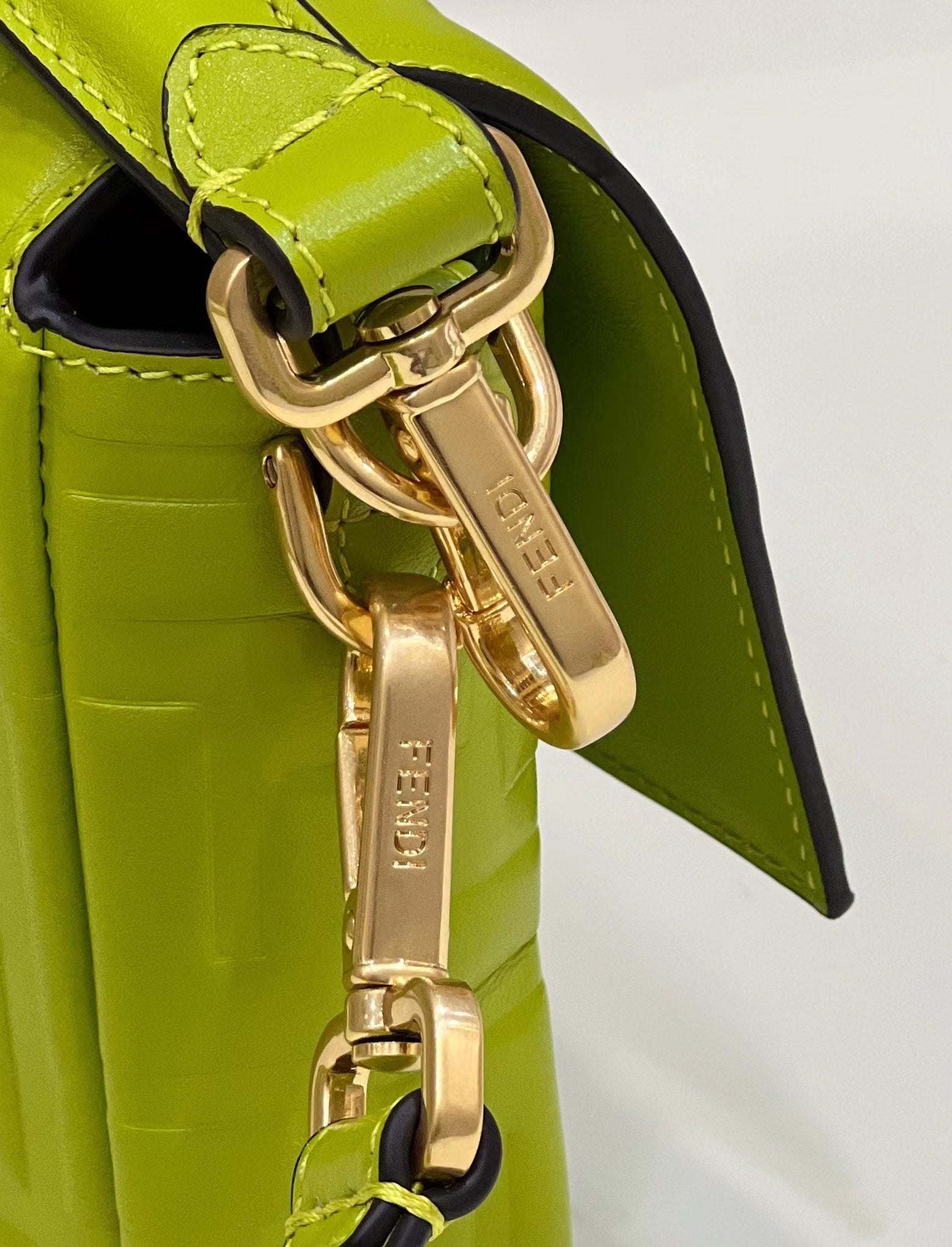 Baguette 27cm Fluorescent green Lambskin Gold Hardware