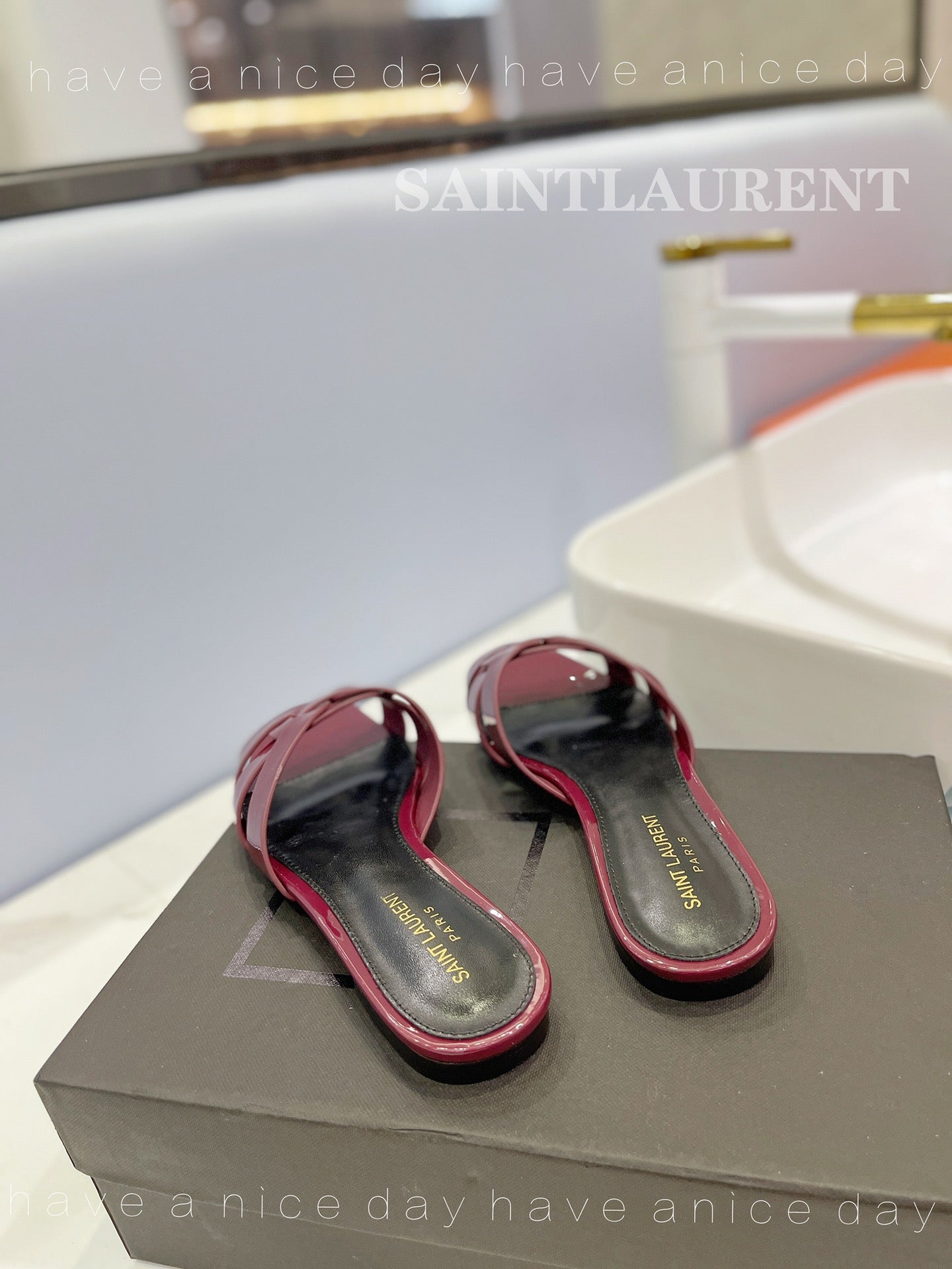 SL TRIBUTE SLIPPERS GLOSSY BERRY CALFSKIN